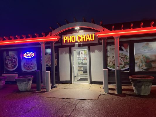 Pho Chau by null
