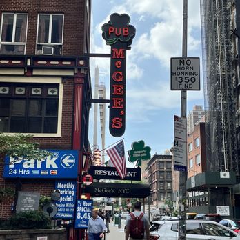 McGee's Pub - Outdoor signage - Irish Pub Near Me - New York, New York