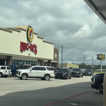 Buc-ee's - Front of Buc-ee's store - Gas Stations Near Me - Crossville, Tennessee