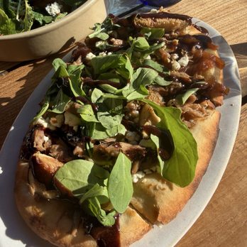 Roger Bar & Restaurant - Flatbread duck confit - New American Near Me - Mountain View, California Roger Bar & Restaurant - Flatbread duck confit - New American Near Me - Mountain View, California