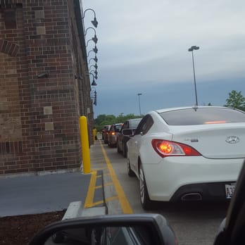 Portillo's Gurnee - This drive thru situation is industrial - Salad Near Me - Gurnee, Illinois