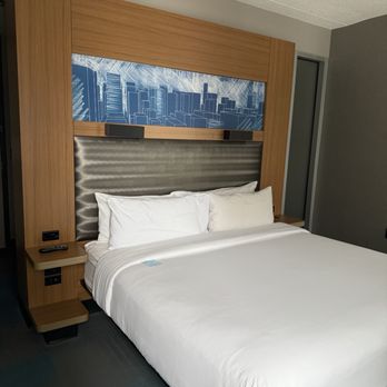 Aloft by Marriott Minneapolis - Hotel room - Hotels Near Me - Minneapolis, Minnesota Aloft by Marriott Minneapolis - Hotel room - Hotels Near Me - Minneapolis, Minnesota