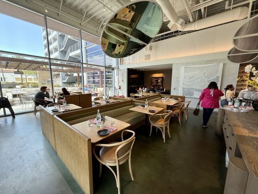 Solstice Seasonal Kitchen & Bar by null
