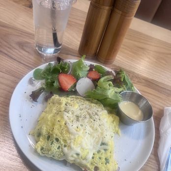 Buzz & Bites - Katy - Classic omelette & Salad sooo yummy - Coffee & Tea Near Me - Katy, Texas