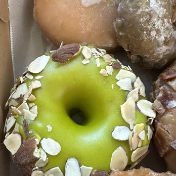 Doughnut Hut - Doughnuts - Donuts Near Me - Burbank, California Doughnut Hut - Doughnuts - Donuts Near Me - Burbank, California