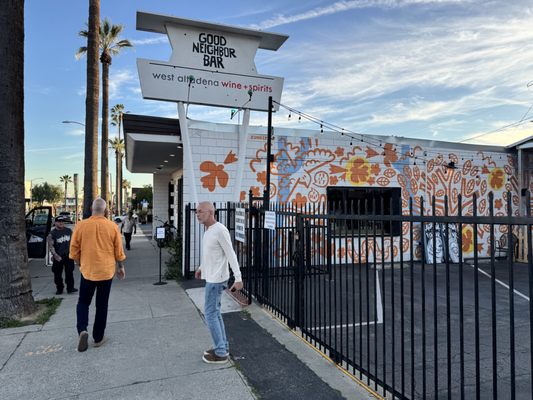 Good Neighbor Bar by null