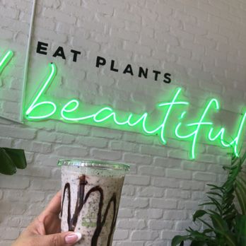 Elephant + Vine - Oreo Shake - Vegan Near Me - Chicago, Illinois
