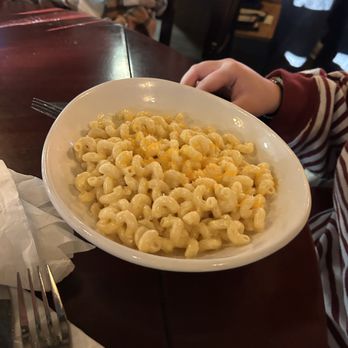 Downtown Public House - Mac & cheese - Burgers Near Me - Norton, Massachusetts