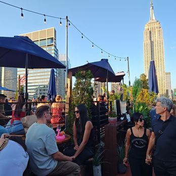 230 Fifth Rooftop Bar - Cocktail Bars Near Me - New York, New York