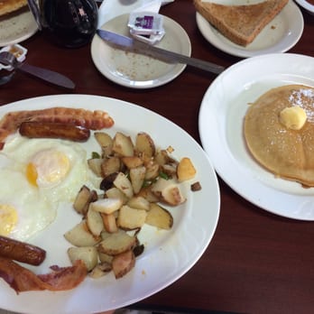 Rey's Little Kitchen - Pancake special - Breakfast & Brunch Near Me - Whittier, California