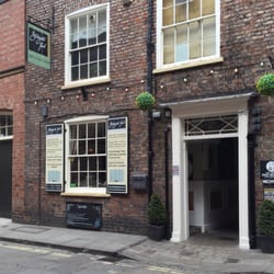 Stonegate Yard Bar And Brasserie