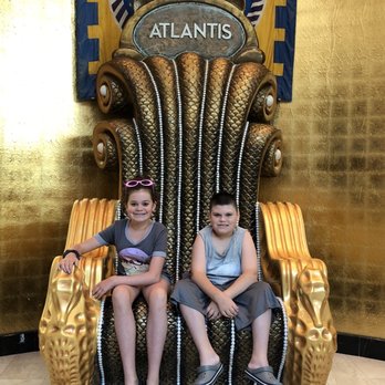 Atlantis Paradise Island - Poseidon's throne - Resorts Near Me - Greenbank, Florida