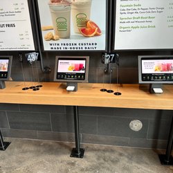 Shake Shack Third Ward - Kiosk ordering, simple interface but the pick up process was really unclear.