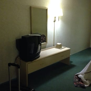 Super 8 by Wyndham Webster/Rochester - Awful depressing room - Hotels Near Me - Webster, New York Super 8 by Wyndham Webster/Rochester - Awful depressing room - Hotels Near Me - Webster, New York
