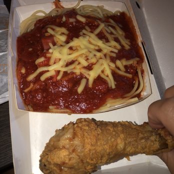 Jollibee - Spaghetti with 1 piece - Fast Food Near Me - Chicago, Illinois Jollibee - Spaghetti with 1 piece - Fast Food Near Me - Chicago, Illinois