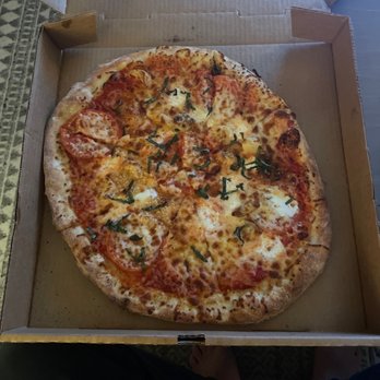 Parry's Pizzeria & Taphouse - Not Yo Mommas Margherita Pizza  You can tell this is cold by how the cheese looks. We live a 6 minute drive from the restaurant! - Pizza Near Me - Centennial, Colorado