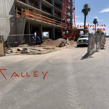 Miami Movers For Less - This is the alley the Monarch Van Line mover they subcontracted the job to had to use. - Movers Near Me - Miami, Florida Miami Movers For Less - This is the alley the Monarch Van Line mover they subcontracted the job to had to use. - Movers Near Me - Miami, Florida