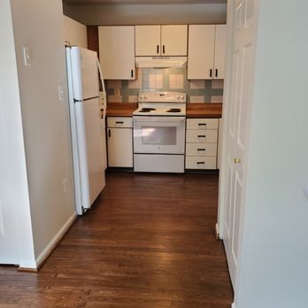 Melvin’s Floor Specialists - Flooring Near Me