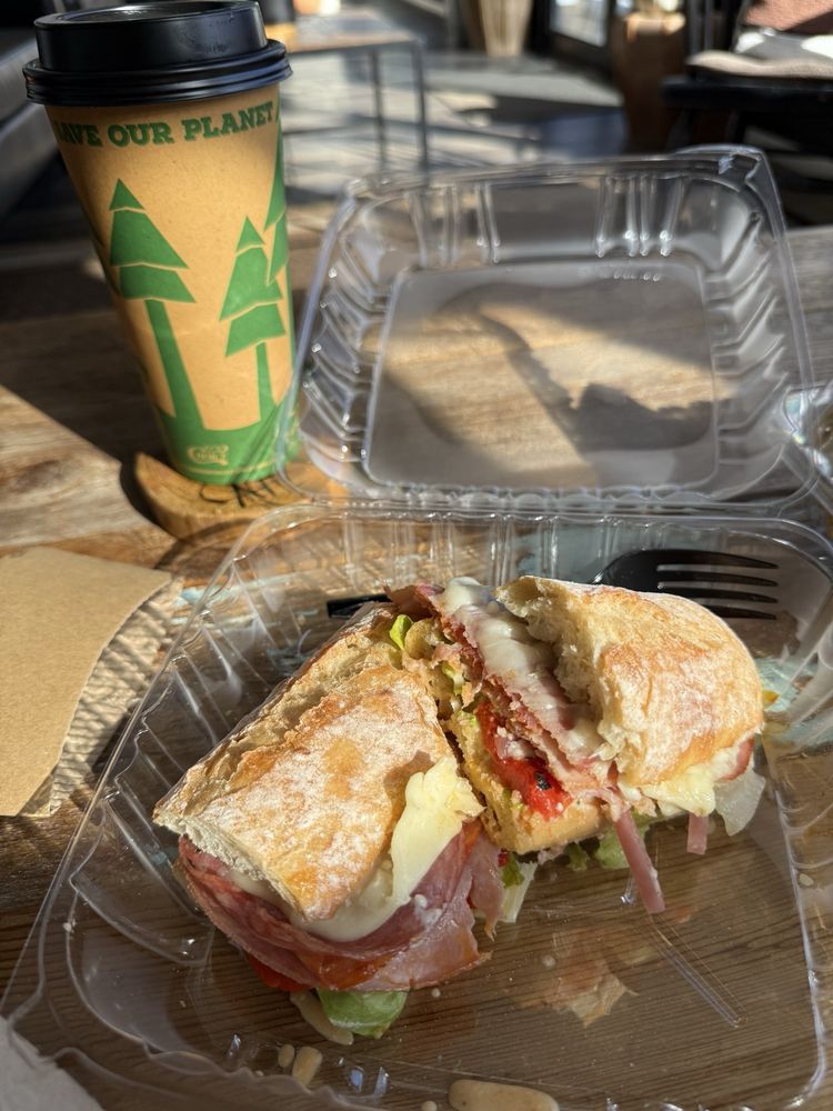 The Happy Tree Cafe Logo