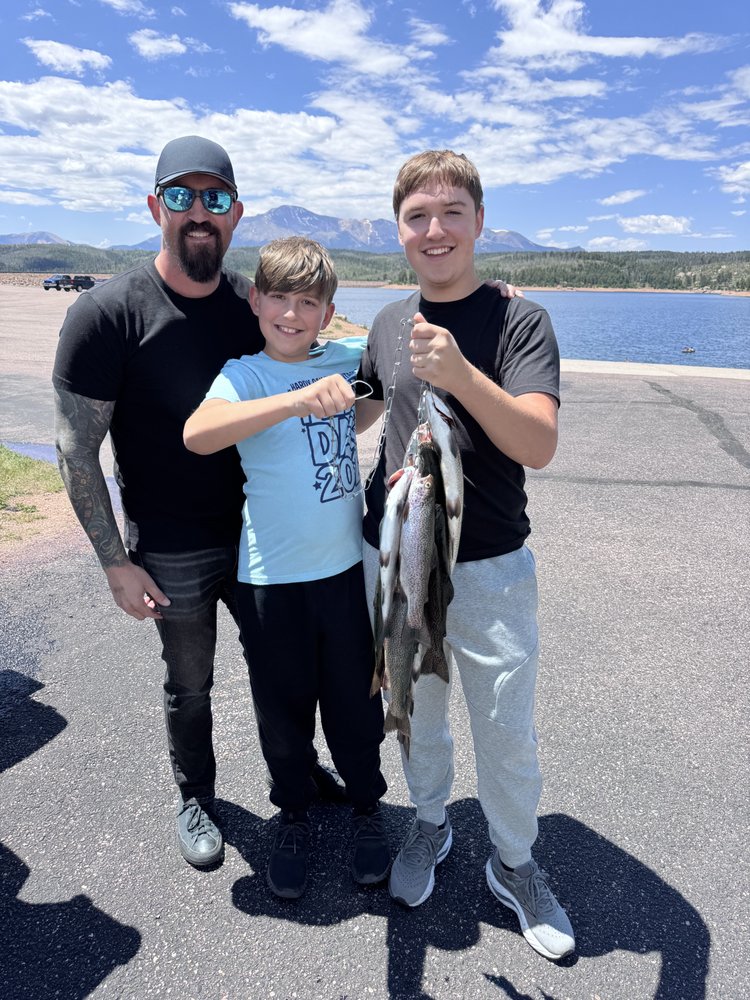 Colorado Friends & Family Fishing Logo