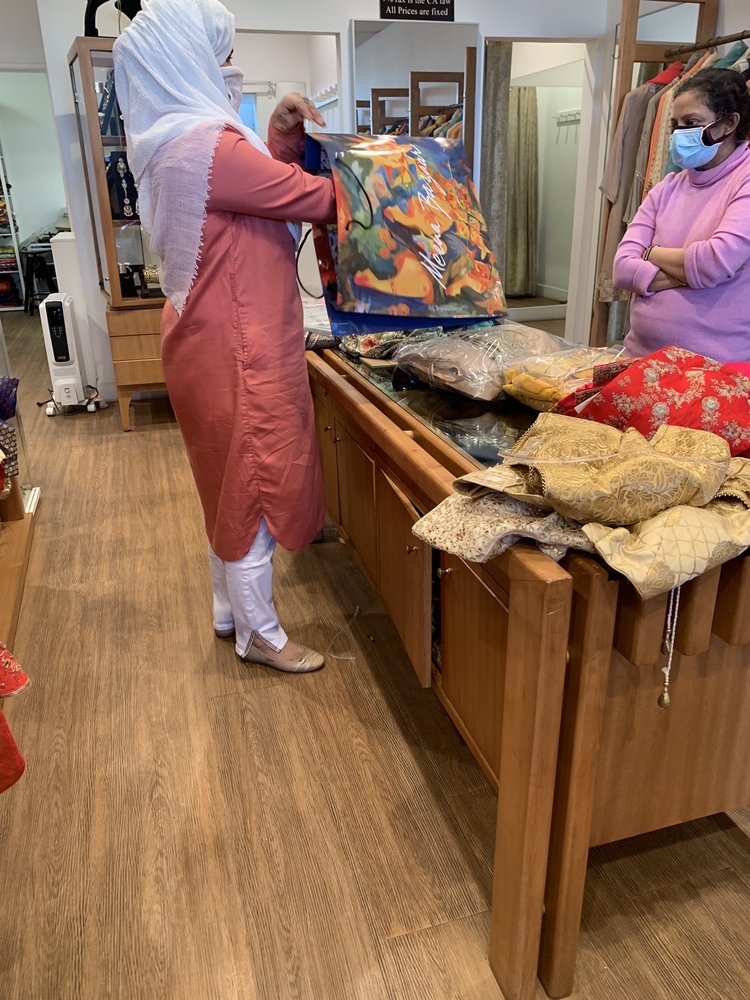 MEENA BAZAAR Updated September 2024 24 Reviews 18327 Pioneer Blvd