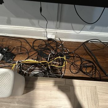 TV Mount Experts - Messy wires - TV Mounting Near Me TV Mount Experts - Messy wires - TV Mounting Near Me