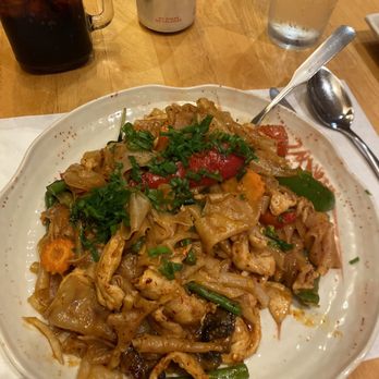 Maliwan Thai Restaurant - Drunken noodle - Thai Near Me - Essex, Vermont Maliwan Thai Restaurant - Drunken noodle - Thai Near Me - Essex, Vermont