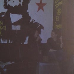 El Pub Guanajuato - Lugar oscuro pero con buena vibra.