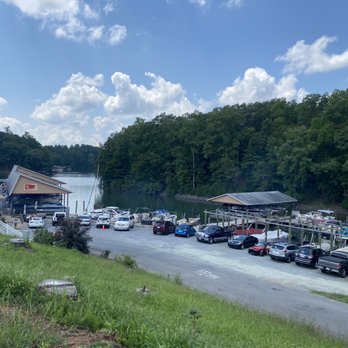 Drifter’s - Right on the lake , restaurant is to the left. You can boat up or drive up. - American Near Me - Moneta, Virginia