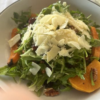 179 Bar & Grill - 179 Salad - very satisfying - New American Near Me - New Rochelle, New York