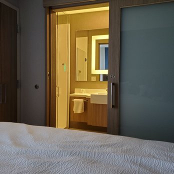 SpringHill Suites by Marriott Kansas City Airport - Hotels Near Me - Kansas City, Missouri