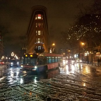 Gastown - Landmarks & Historical Buildings Near Me - Vancouver, British Columbia