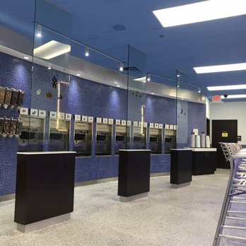 Frozen Falls  -  restaurant with a counter and chairs - Ice Cream & Frozen Yogurt Near Me - Basking Ridge, New Jersey