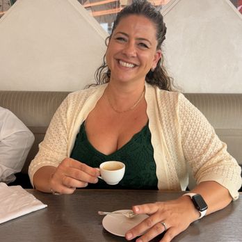 Le Jules Verne - Happy ending with a cappuccino. - French Near Me - Paris, 75 Le Jules Verne - Happy ending with a cappuccino. - French Near Me - Paris, 75