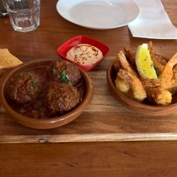 La Tapita - Meatballs and prawns