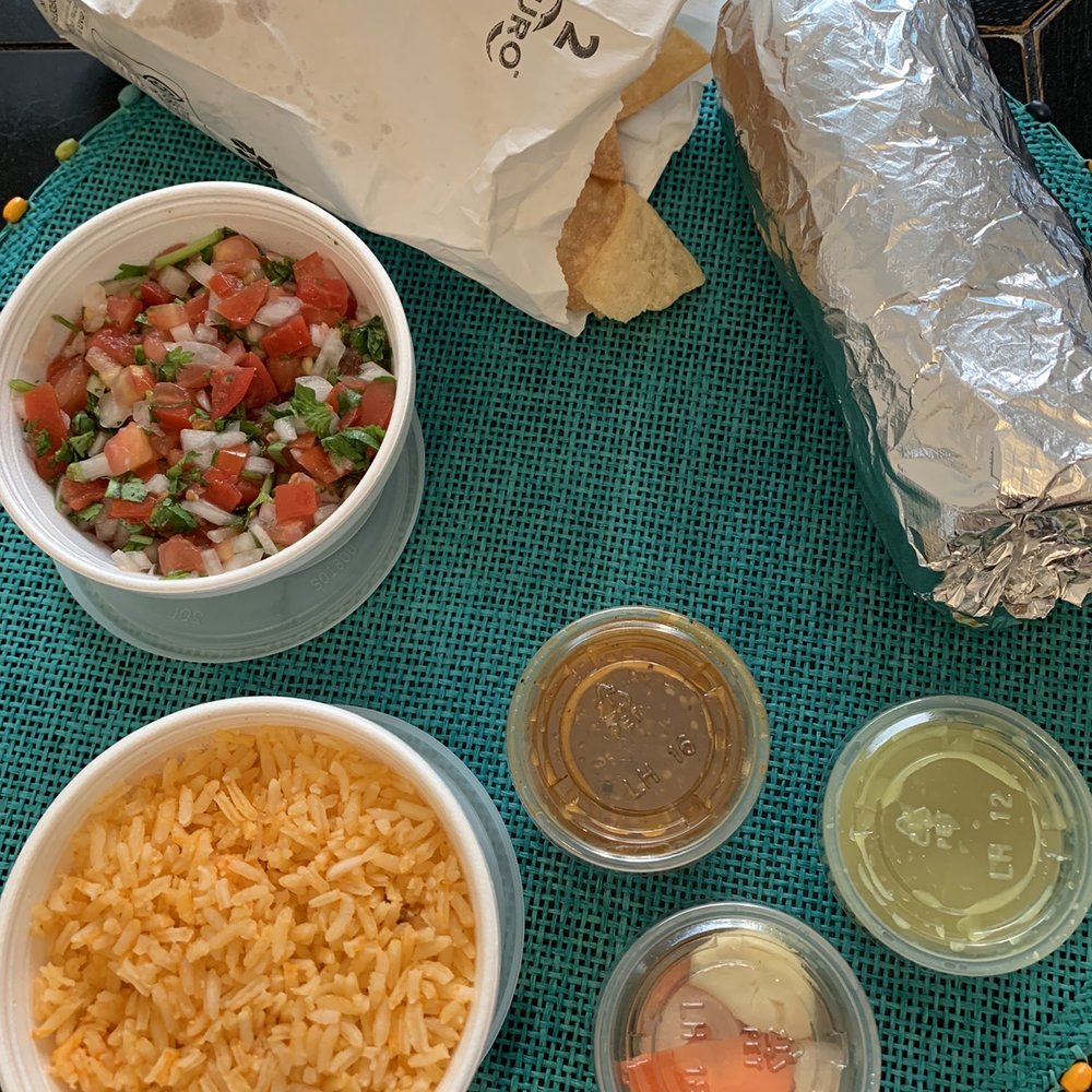 Tere's Mexican Grill - Grilled Chicken Burrito with Rice and Pici de Gallo - Mexican Near Me - Los Angeles, California Tere's Mexican Grill - Grilled Chicken Burrito with Rice and Pici de Gallo - Mexican Near Me - Los Angeles, California