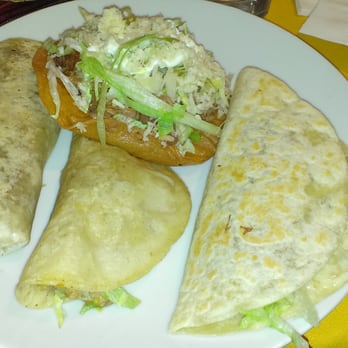 La Mexicanada Restaurant - Combo Platter for 1 (1 pork tostada, taco, quesadilla and 1 beef burrito) - Mexican Near Me - Bradford, Ontario