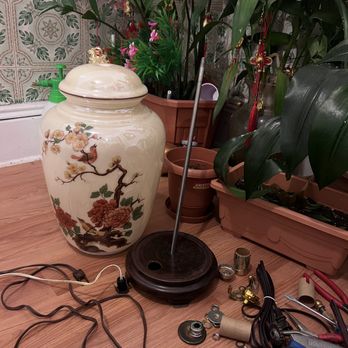1. Benny's Lamp Repair