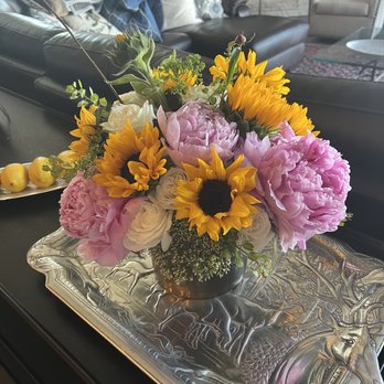 Tulips and Thyme - Floral arrangement - Floral Designers Near Me - Park City, Utah