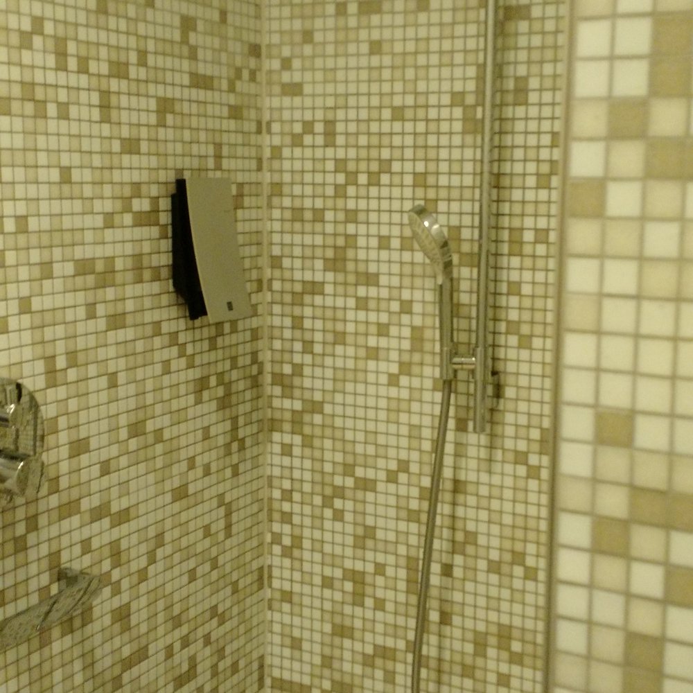Lufthansa Senator Lounge - Immaculate, clean spotless and nicely appointed showers upon arrival - Airport Lounges Near Me Lufthansa Senator Lounge - Immaculate, clean spotless and nicely appointed showers upon arrival - Airport Lounges Near Me