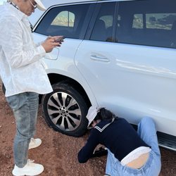 Best Tire & Wheel Shop - My tire was broken need to replace. Can you help me replace at the road? Appreciate.