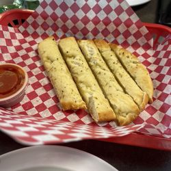 S&S BBQ and Pizzeria - Breadsticks