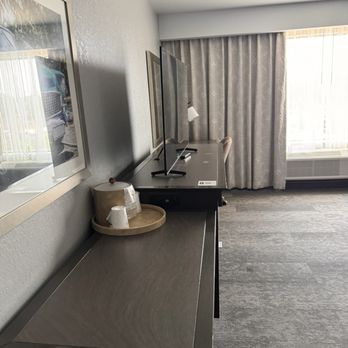 Hampton Inn by Hilton Detroit Dearborn - Room - Hotels Near Me - Dearborn, Michigan Hampton Inn by Hilton Detroit Dearborn - Room - Hotels Near Me - Dearborn, Michigan