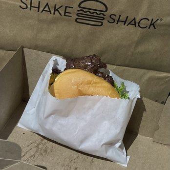 Shake Shack Ladue Crossing - ShackBurger to go - Burgers Near Me - Saint Louis, Missouri Shake Shack Ladue Crossing - ShackBurger to go - Burgers Near Me - Saint Louis, Missouri