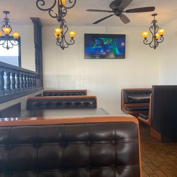 Chris's Hamburgers - They got TVs!! - American Near Me - Cudahy, California