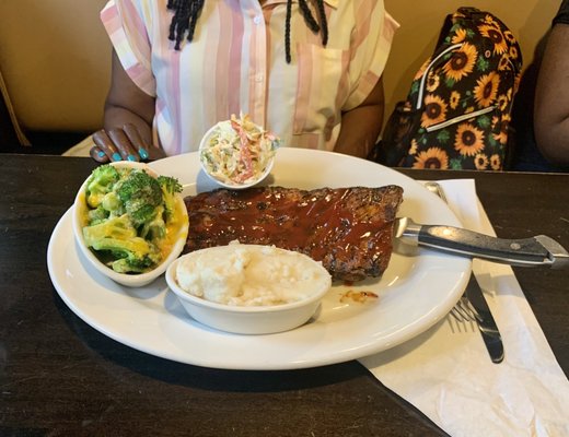 Hudson Grille Tucker by null