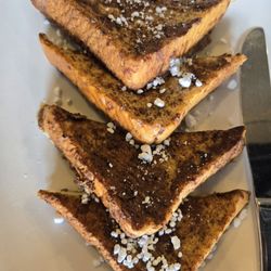1942 On The Square - French toast no strawberries