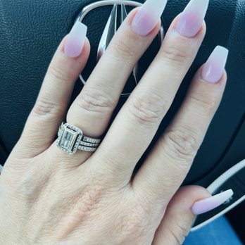 LV Nails And Spa - Nail Salons Near Me - Los Alamitos, California