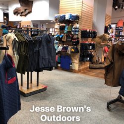 Jesse Brown’s Outdoors - Very organized shop