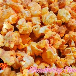 Cheddarboy Popcorn - Yes strawberry cheesecake popcorn